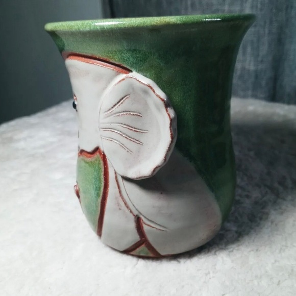 Mudworks USA Pottery 3D Hand Sculpted Elephant Mug 12 Oz - Picture 2 of 8